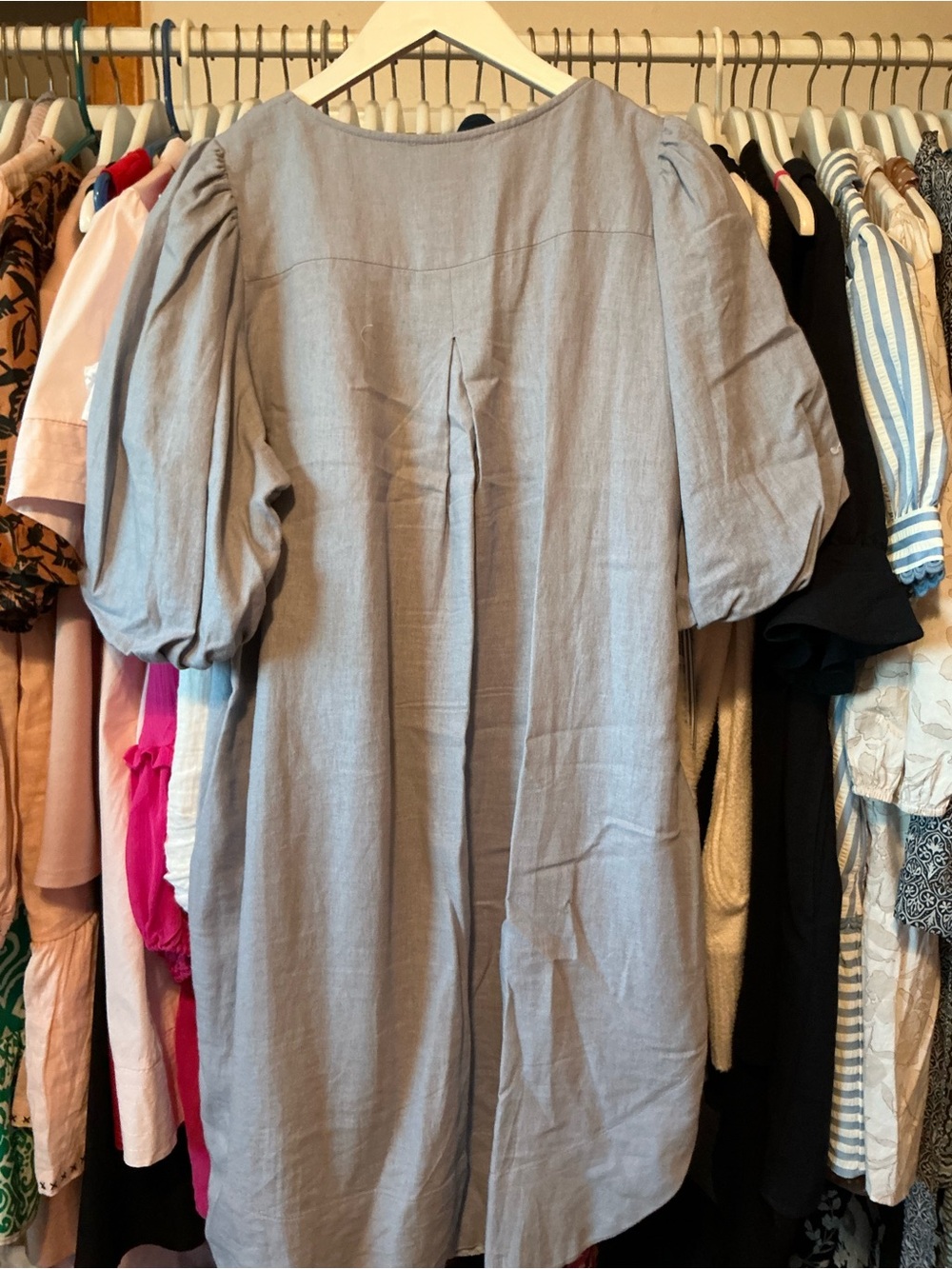 Cynthia Rowley Light Gray Puff-Sleeve V-Neck Dress size medium - Picture 2 of 7